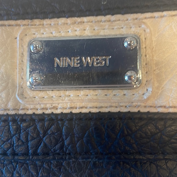 Nine West wallet leather navy blue & white foldable zipper snap pockets - Picture 2 of 6
